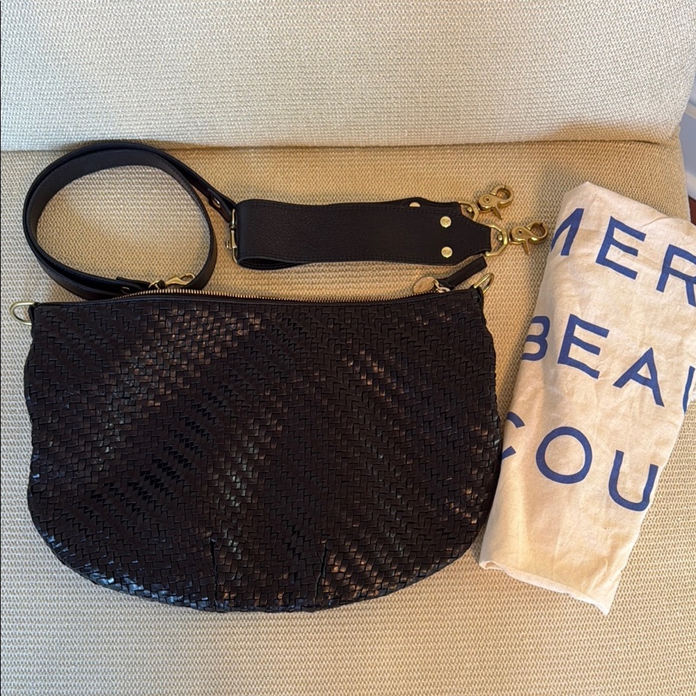 Clare V. Moyen Messenger
